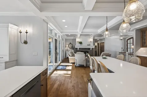94 Neptune Street Mahtomedi MN 55115