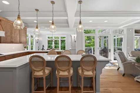94 Neptune Street Mahtomedi MN 55115