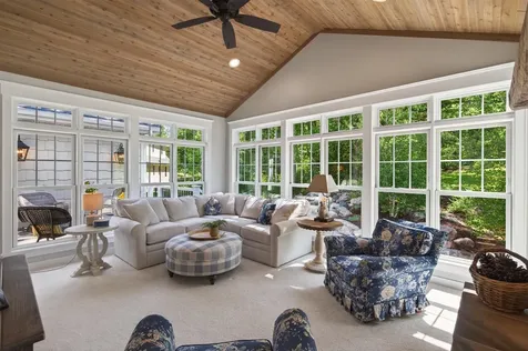 94 Neptune Street Mahtomedi MN 55115