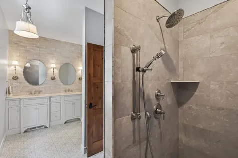 94 Neptune Street Mahtomedi MN 55115