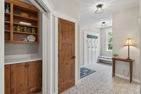 94 Neptune Street Mahtomedi MN 55115