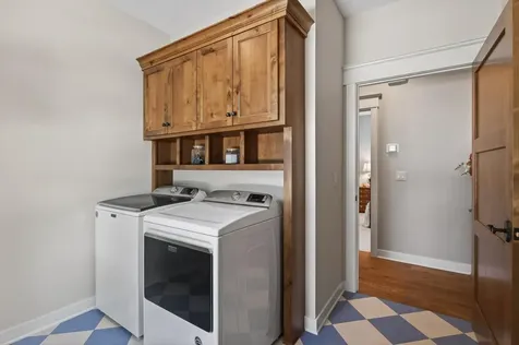 94 Neptune Street Mahtomedi MN 55115