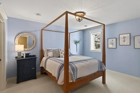 94 Neptune Street Mahtomedi MN 55115