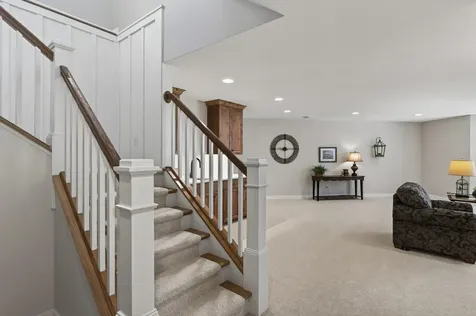 94 Neptune Street Mahtomedi MN 55115