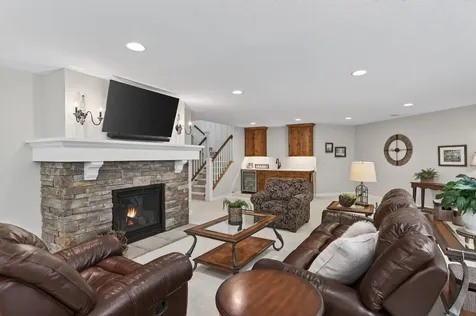 94 Neptune Street Mahtomedi MN 55115