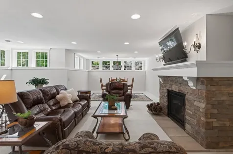 94 Neptune Street Mahtomedi MN 55115