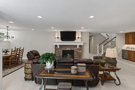 94 Neptune Street Mahtomedi MN 55115