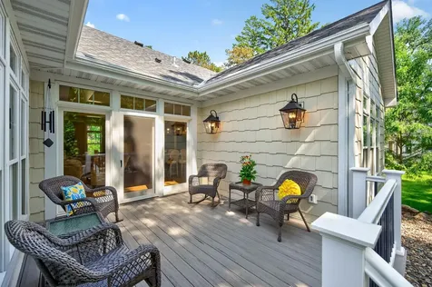 94 Neptune Street Mahtomedi MN 55115