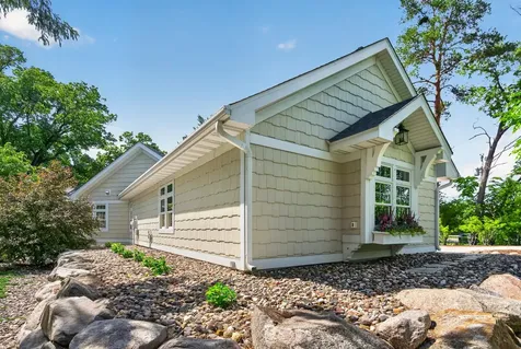 94 Neptune Street Mahtomedi MN 55115