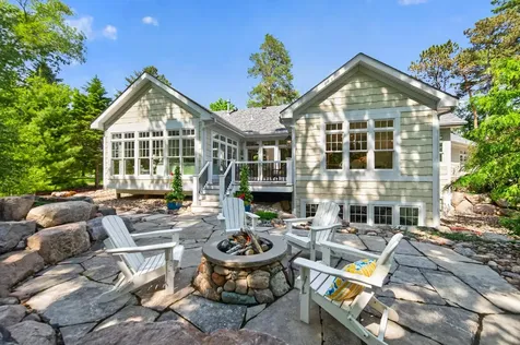 94 Neptune Street Mahtomedi MN 55115