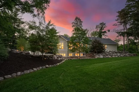 94 Neptune Street Mahtomedi MN 55115