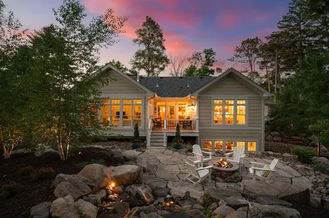 94 Neptune Street Mahtomedi MN 55115