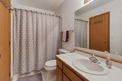 1907 29th Avenue S Fargo ND 58103