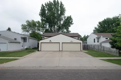 1907 29th Avenue S Fargo ND 58103