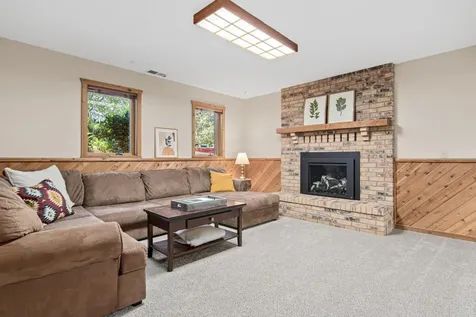 12852 Essex Way Apple Valley MN 55124
