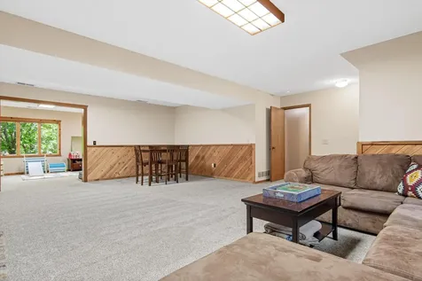 12852 Essex Way Apple Valley MN 55124