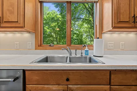12852 Essex Way Apple Valley MN 55124
