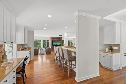7011 Willow Creek Road Eden Prairie MN 55344