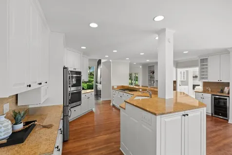 7011 Willow Creek Road Eden Prairie MN 55344