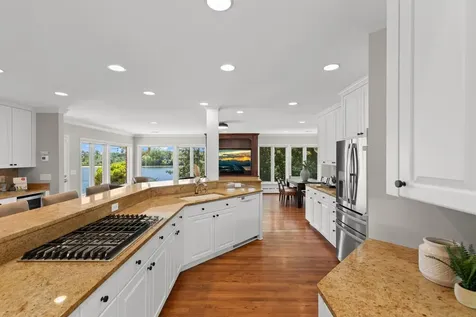 7011 Willow Creek Road Eden Prairie MN 55344
