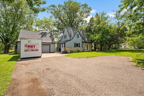 774 Roselawn Avenue E Maplewood MN 55117
