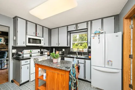 774 Roselawn Avenue E Maplewood MN 55117