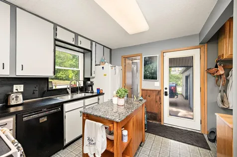 774 Roselawn Avenue E Maplewood MN 55117