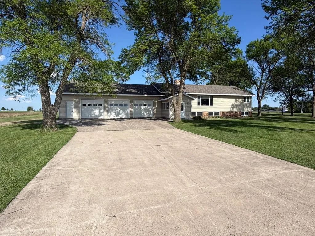 905 Main Street N Renville MN 56284