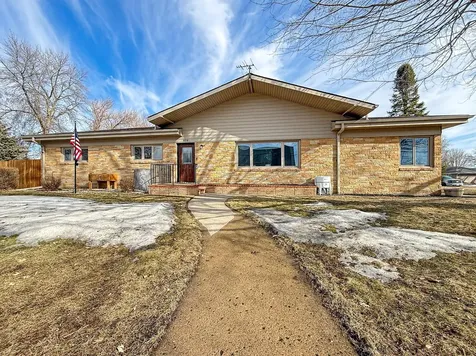 979 S Prairie Avenue Fairmont MN 56031