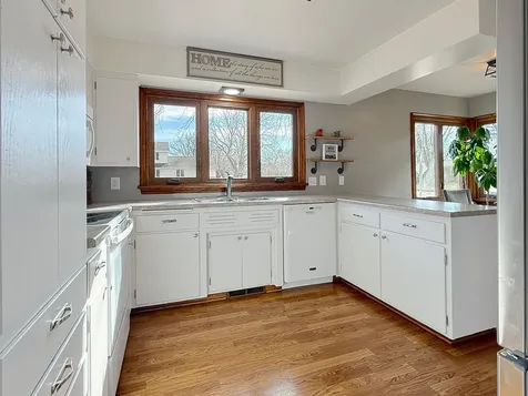 979 S Prairie Avenue Fairmont MN 56031