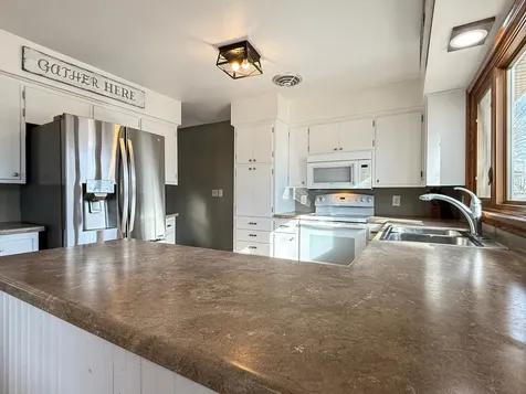 979 S Prairie Avenue Fairmont MN 56031