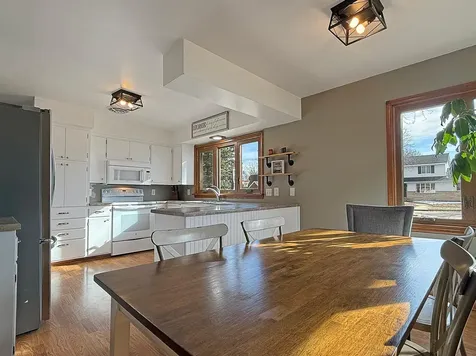979 S Prairie Avenue Fairmont MN 56031