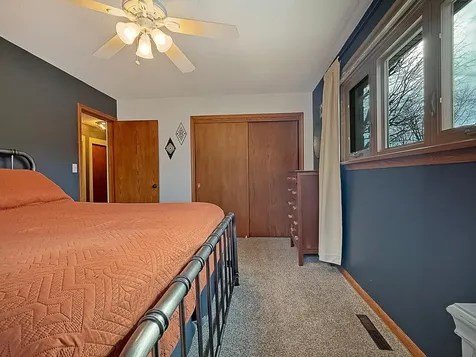 979 S Prairie Avenue Fairmont MN 56031