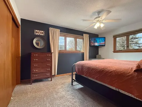 979 S Prairie Avenue Fairmont MN 56031