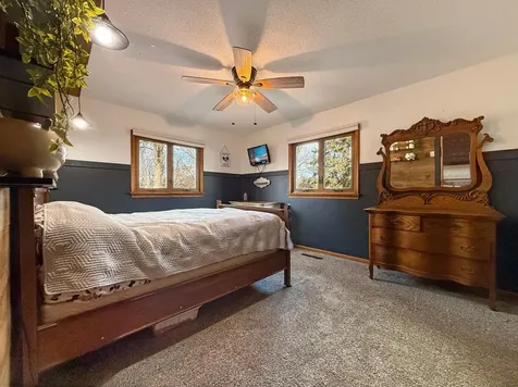979 S Prairie Avenue Fairmont MN 56031