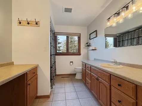 979 S Prairie Avenue Fairmont MN 56031