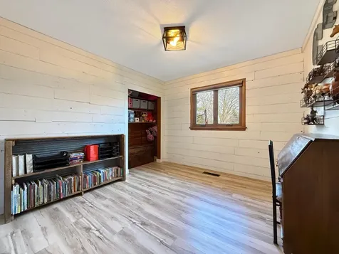 979 S Prairie Avenue Fairmont MN 56031