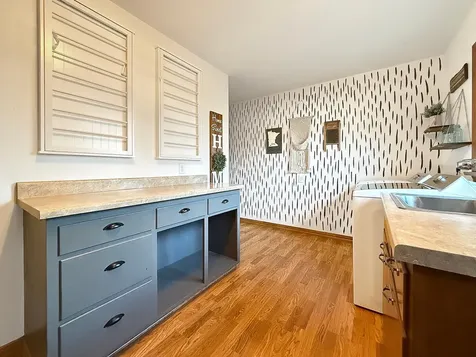 979 S Prairie Avenue Fairmont MN 56031