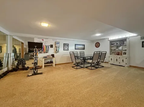 979 S Prairie Avenue Fairmont MN 56031