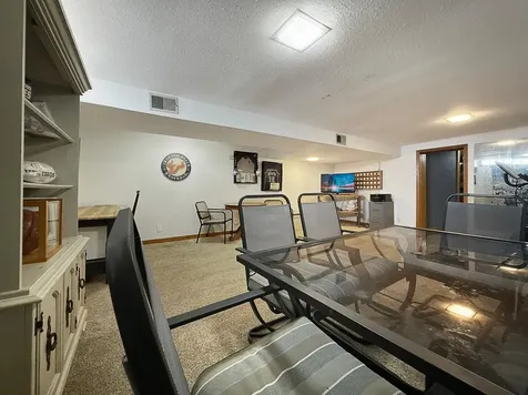 979 S Prairie Avenue Fairmont MN 56031