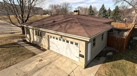 979 S Prairie Avenue Fairmont MN 56031