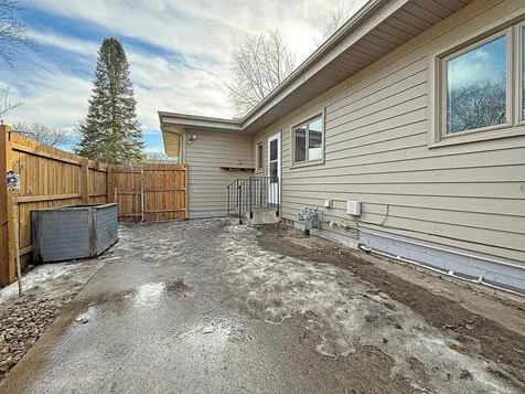 979 S Prairie Avenue Fairmont MN 56031