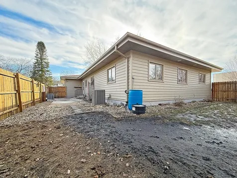 979 S Prairie Avenue Fairmont MN 56031