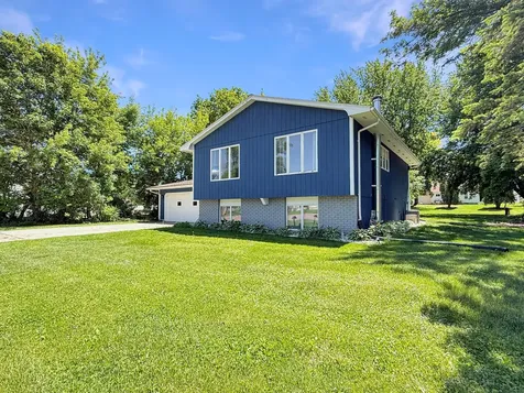 513 E Ciro Street Truman MN 56088