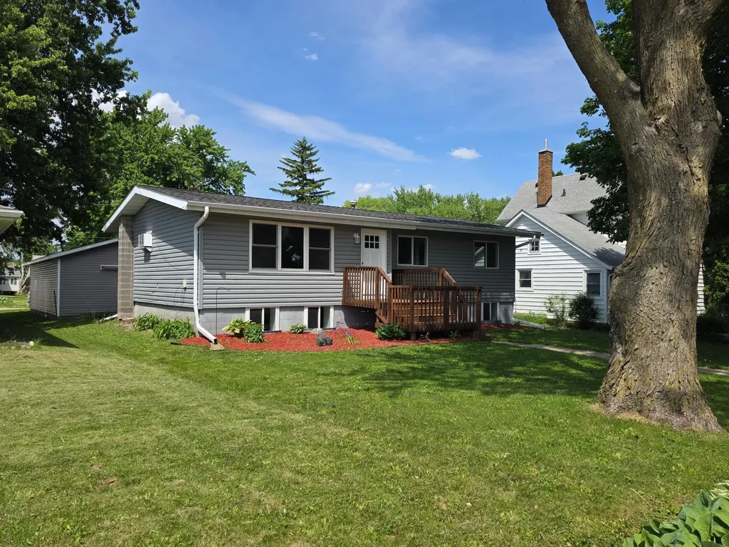 510 Arnold Street West Concord MN 55985