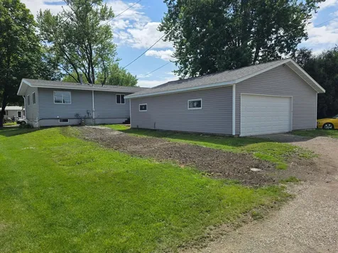 510 Arnold Street West Concord MN 55985