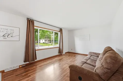 516 Nelson Avenue Belgrade MN 56312