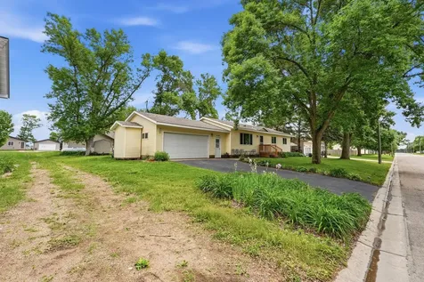 516 Nelson Avenue Belgrade MN 56312