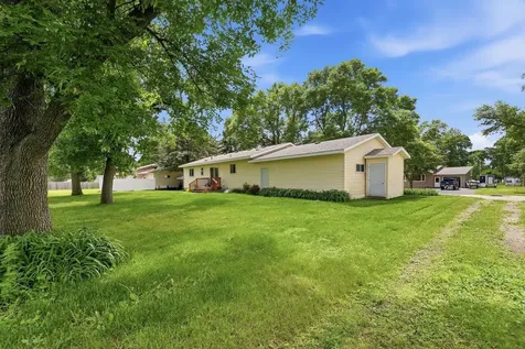 516 Nelson Avenue Belgrade MN 56312
