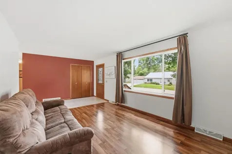 516 Nelson Avenue Belgrade MN 56312